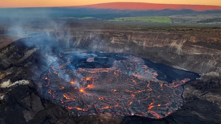 Kilauea volcano erupts on Hawaii island, drawing crowds for the holidays