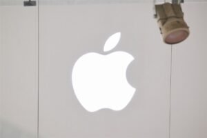 Apple looks to add AI search to Safari in potential blow for Google