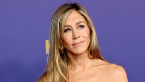 Man crashes car through front gate of Jennifer Aniston’s home, while she was there