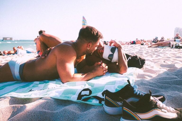 Amid the AIDS crisis, this photographer documented a sunlit haven for gay men