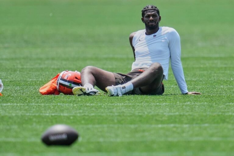 Browns rookie QB Shedeur Sanders ticketed after police say he drove 101 mph in Cleveland suburb
