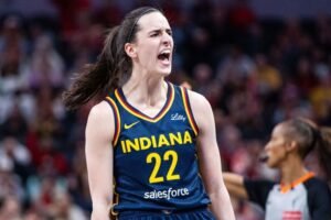 Caitlin Clark explodes for 32 points in return from injury as Indiana Fever hand New York Liberty first loss of season