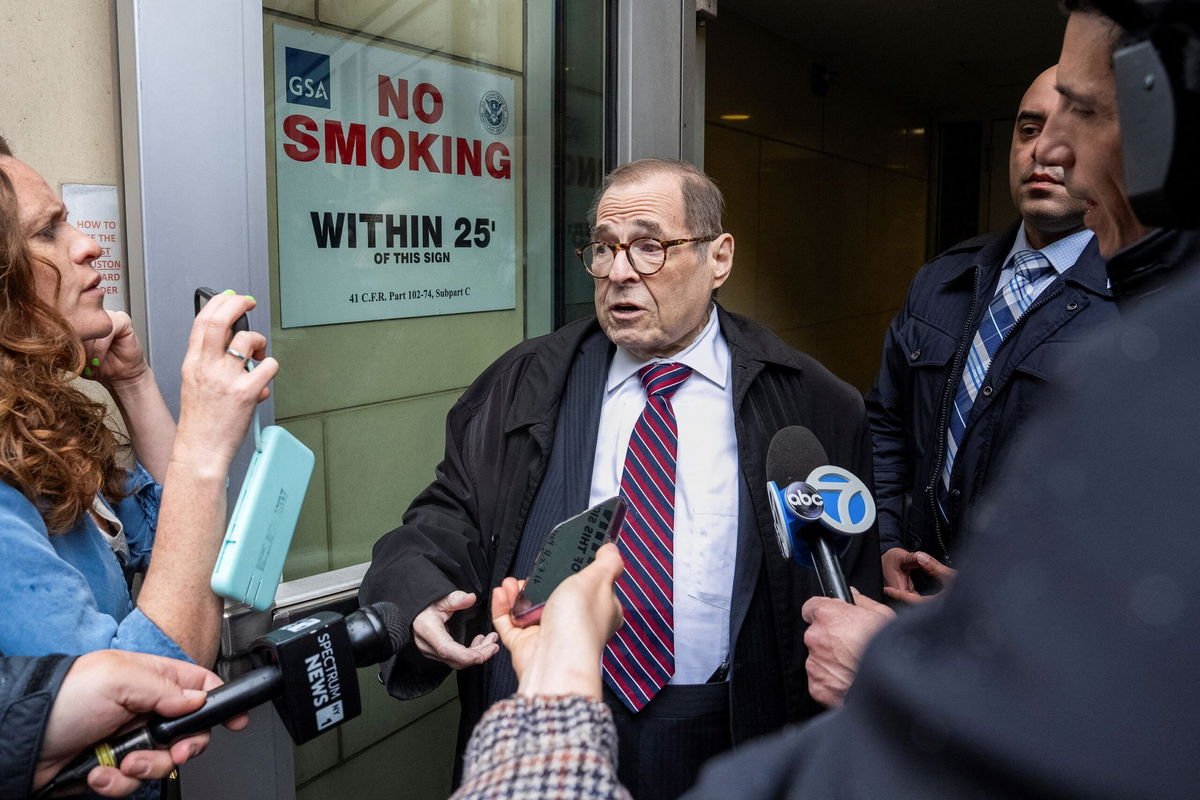 Federal agents briefly detain aide at New York Rep. Jerry Nadler’s office during nearby protests against migrant detentions