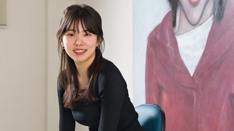 This South Korean artist is turning strangers’ Instagram posts into portraits