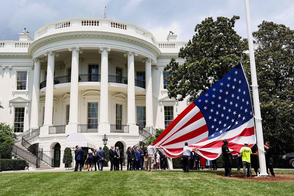 Trump installs gigantic US flags at the White House