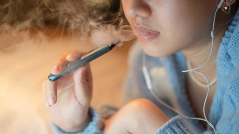 UK to ban sale of disposable vapes in response to soaring waste and safety risks