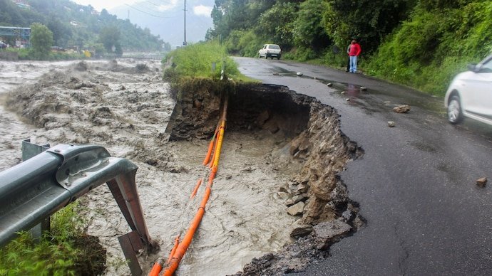 6 killed, 14 injured in landslide on Vaishno Devi road amid heavy rains in Jammu and Kashmir