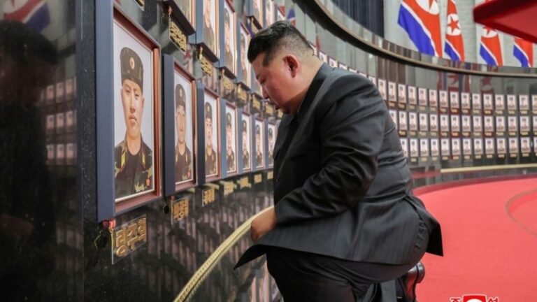 Kim Jong Un promises a beautiful life to the families of North Korean “martyrs” killed in Russia